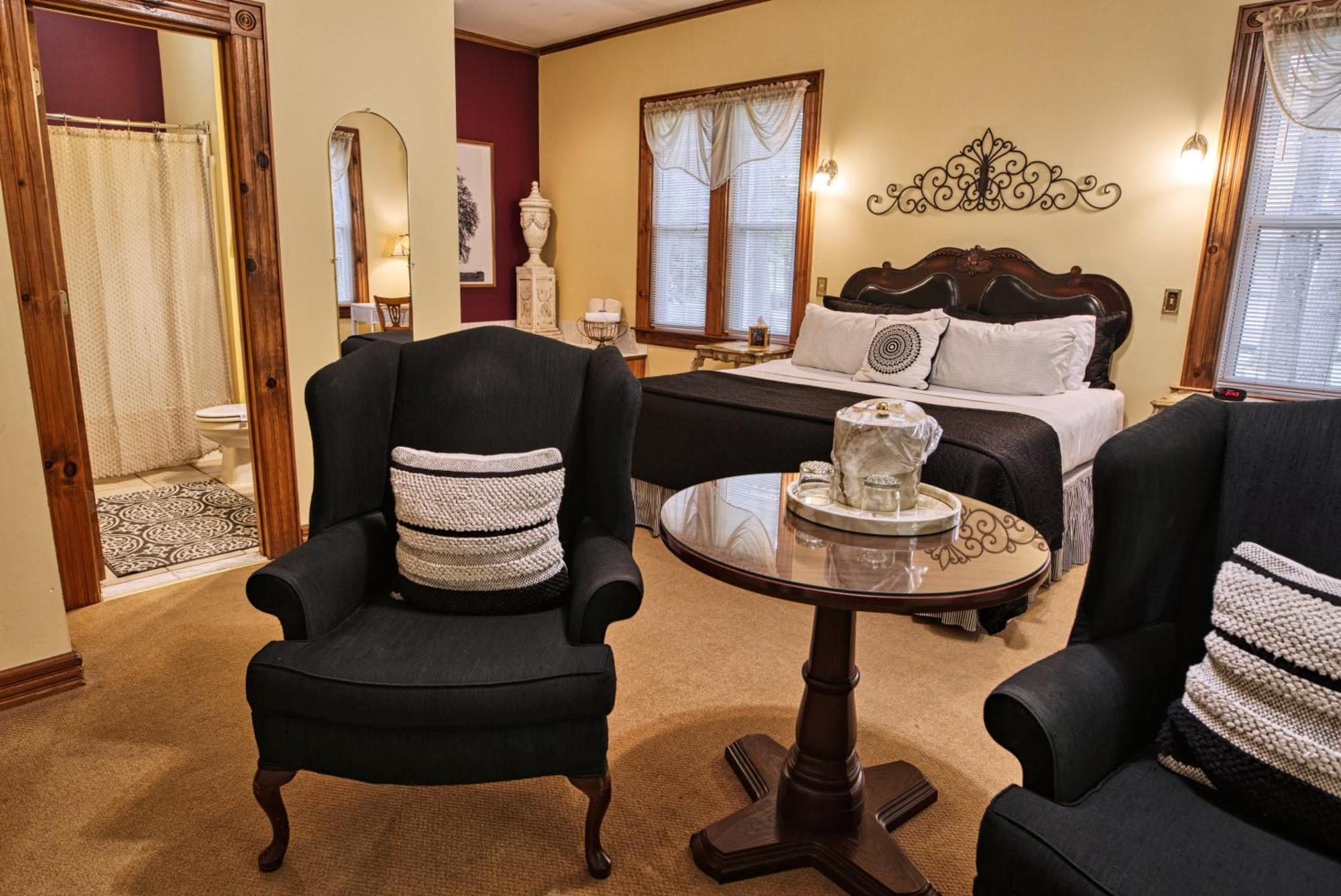 Rockwell Falls Inn And Wine Bar Lake Luzerne Oda fotoğraf