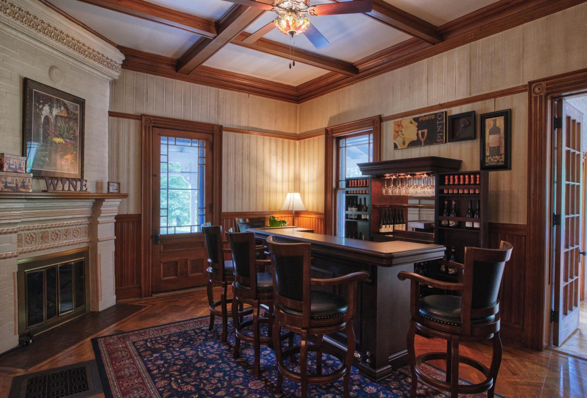 Rockwell Falls Inn And Wine Bar Lake Luzerne Dış mekan fotoğraf