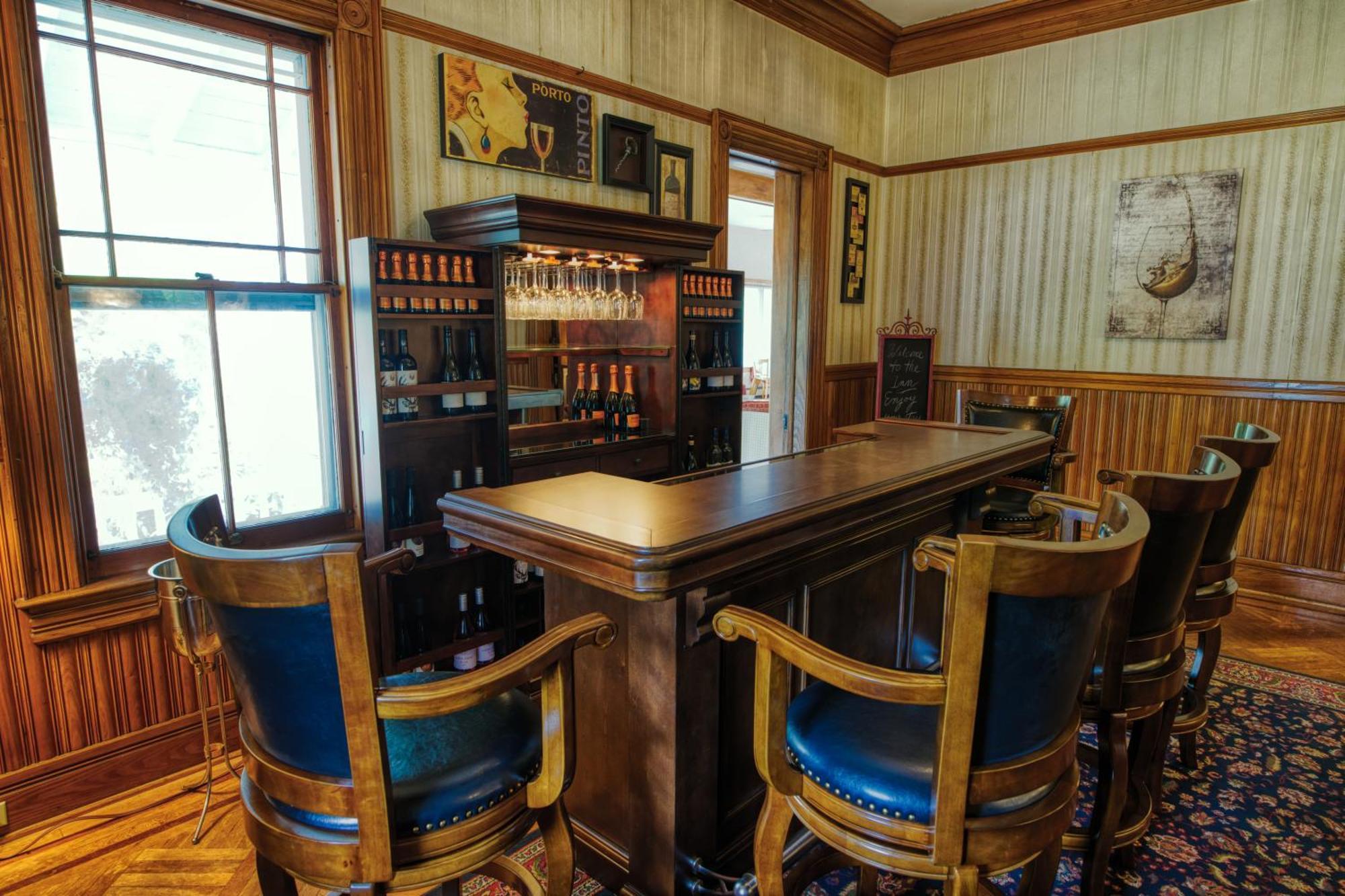 Rockwell Falls Inn And Wine Bar Lake Luzerne Dış mekan fotoğraf